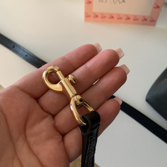 Coach Charlie Bucket - Picture 5 of 10